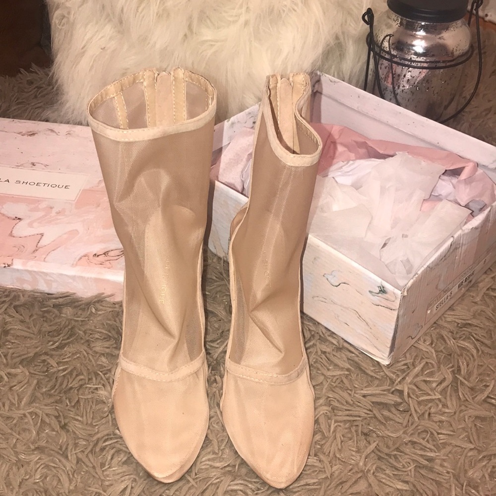 Nude mesh boots